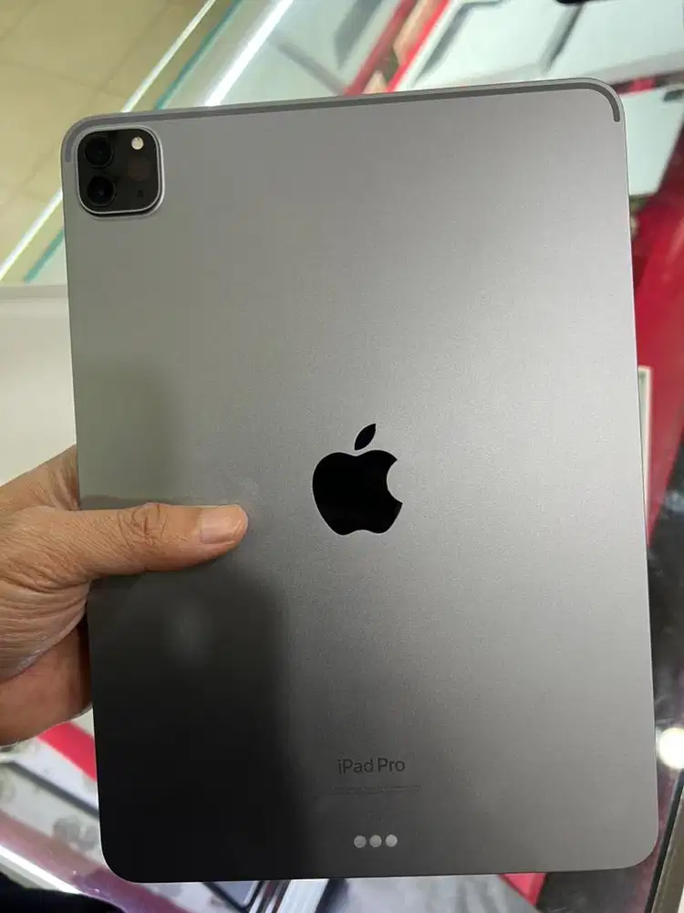 Ipad pro m2 11 inch wifi only ex inter bh 99 jarang d pakai