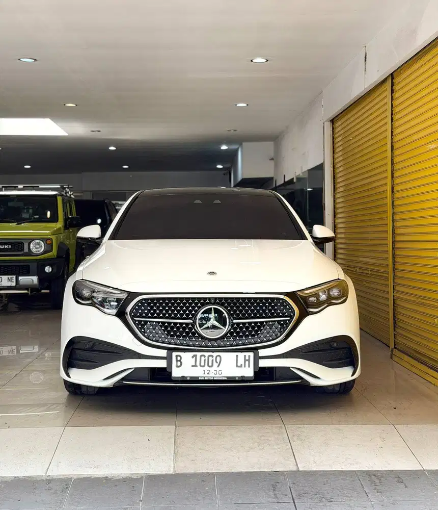 Mercedes E300 AMG Line 2025 December Automatic Putih Metalik Vieta Mot