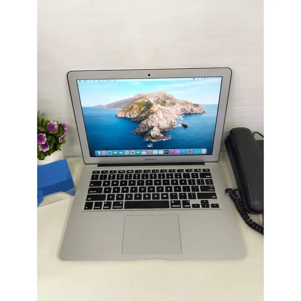 Macbook AIR Early 2015 13 Inch - Core i5 Ram 8 gb ssd 256 gb *RTS