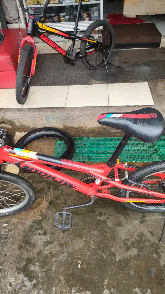 Sepeda BMX r 20 merk Morison siap gowes semua masih layak pakai 400rb