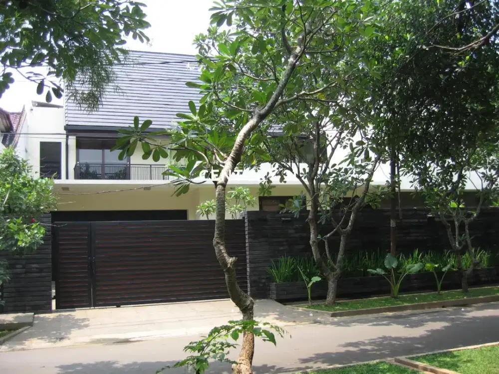 DisewakanThn Rumah Strategis Harga Menarik Di Kemang