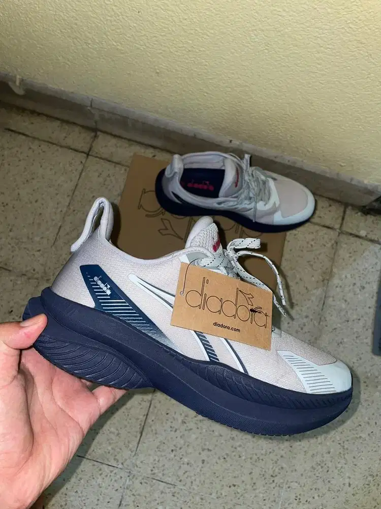 Dijual sepatu diadora 100% Ori belum kepakai