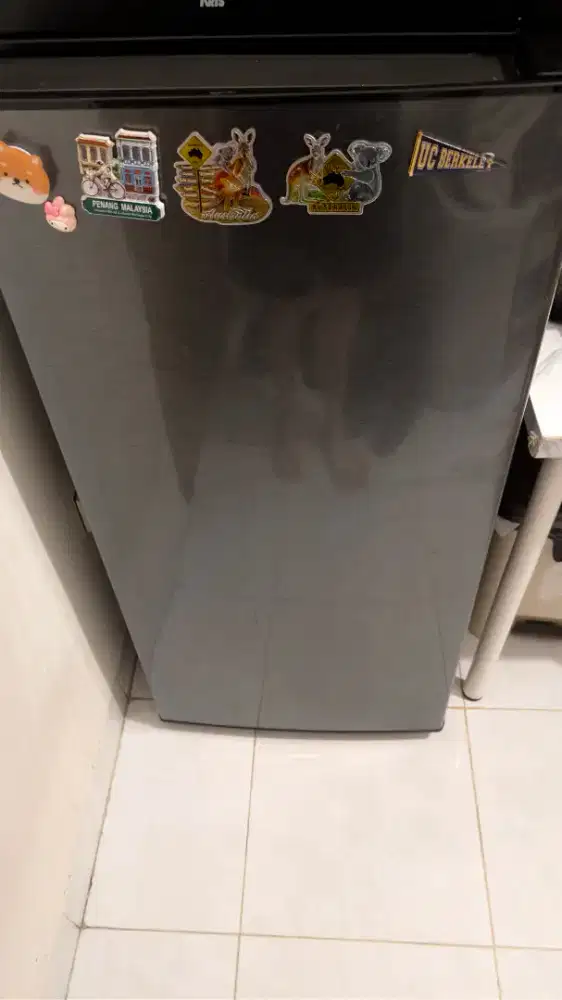 Kulkas Sharp 1 Pintu SJ-182 HS