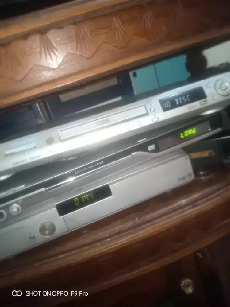 Receiver parabola Samsung ada 2 dan DVD ada 2