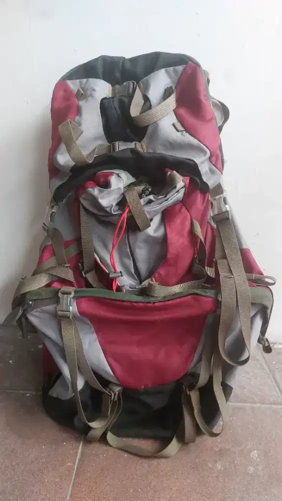 Tas gunung carrier 70 L warna merah