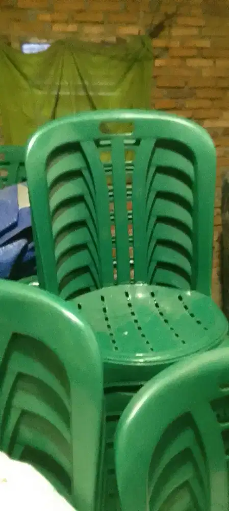 Di jual kursi plastik