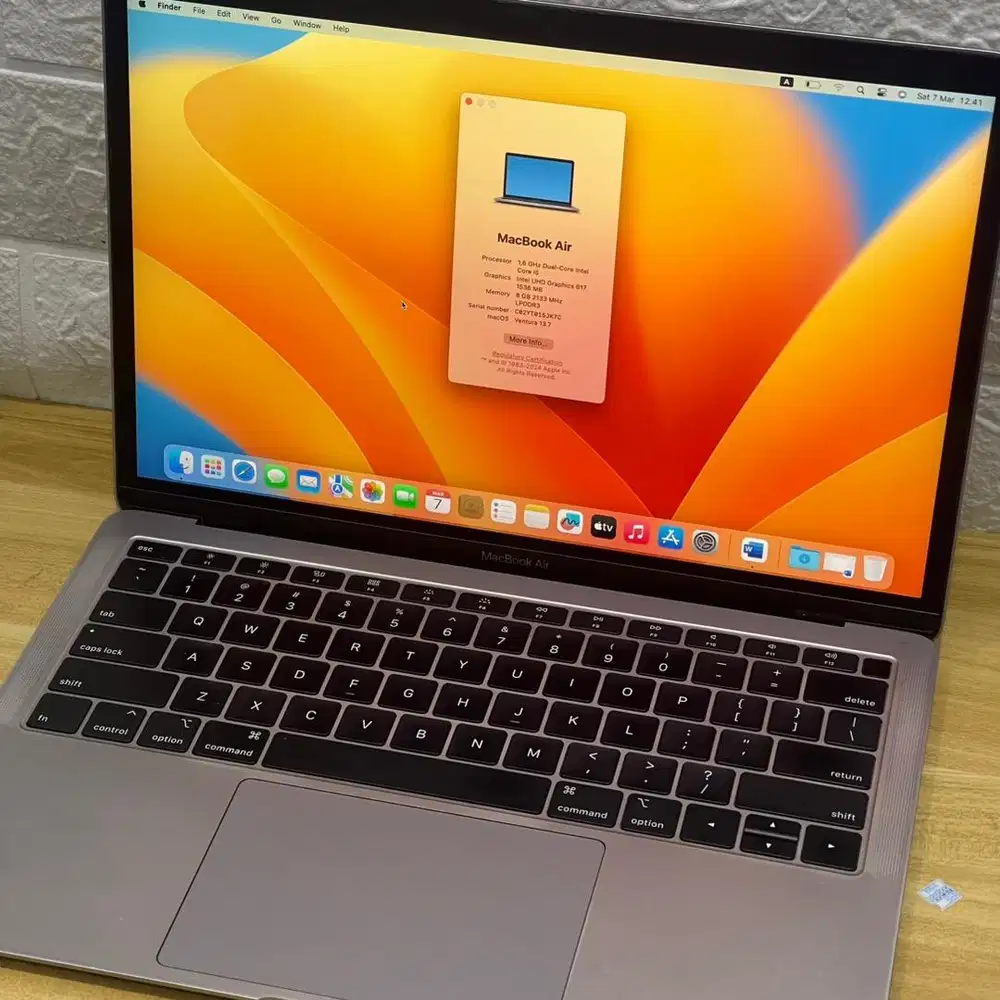 Di jual cepat macbook air 2018 128gb