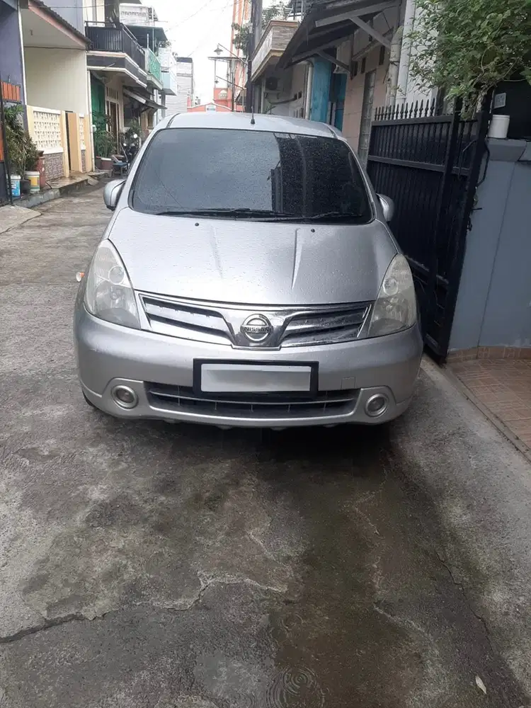 Nissan Grand livina 2011 Bensin