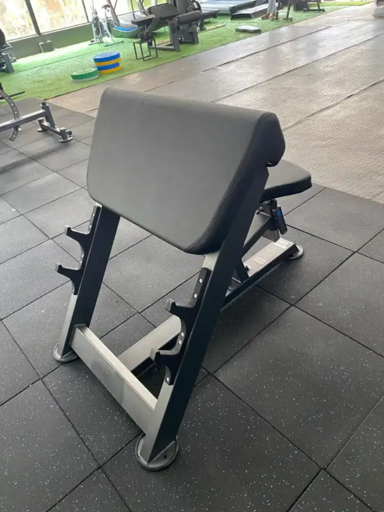 Preacher bench komersial fitness import