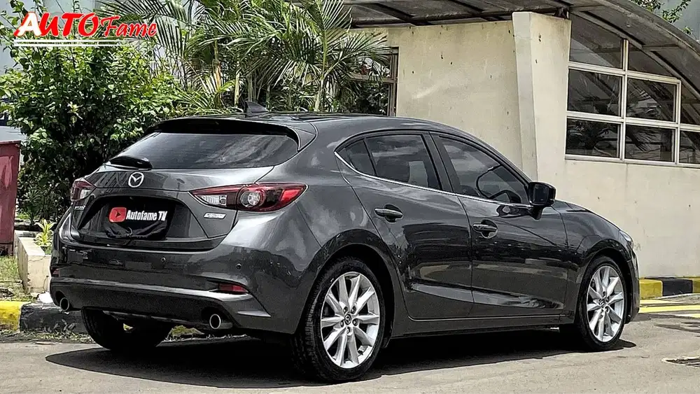 Mazda3 HB Hatchback Machine Gray On Black NIK 2019