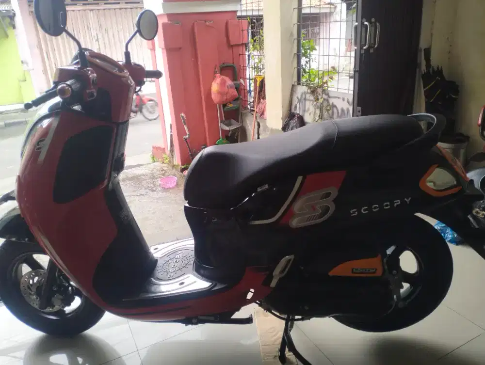 Scoopy  limited Edition low KM Bisa tukar tambah