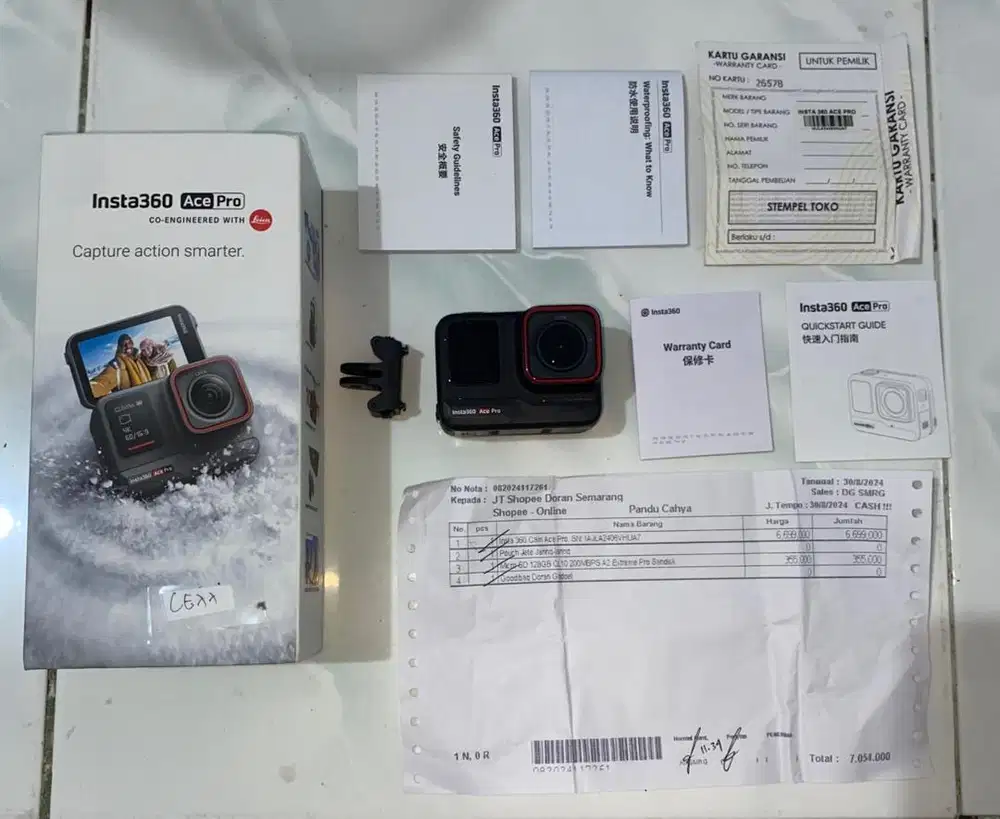 Insta360 ace pro seperti baru