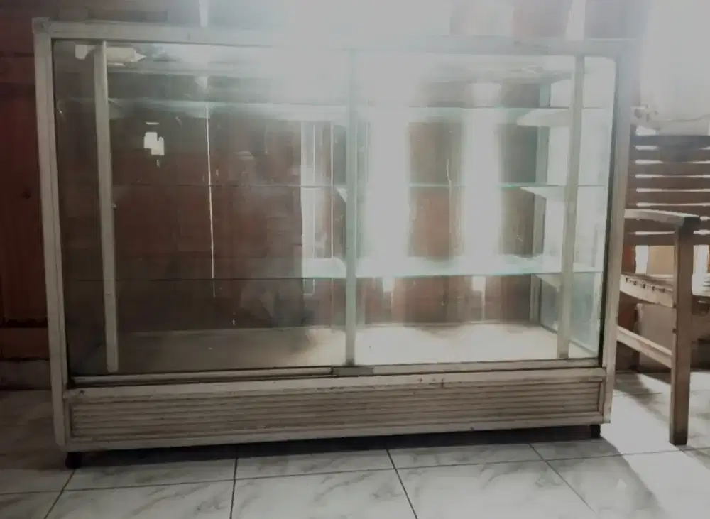 Etalase uk 1.5 meter