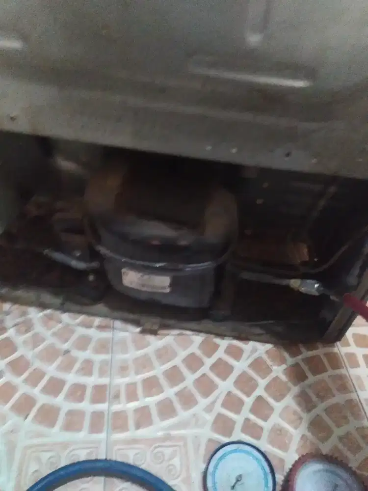 SERVICE KULKAS,AC DAN MESIN CUCI