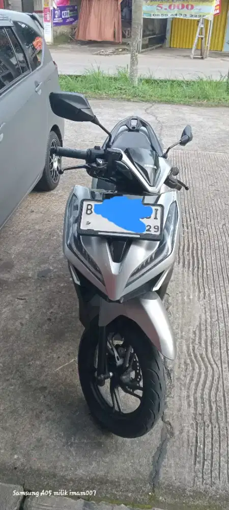 Di jual vario 2019 warna silver