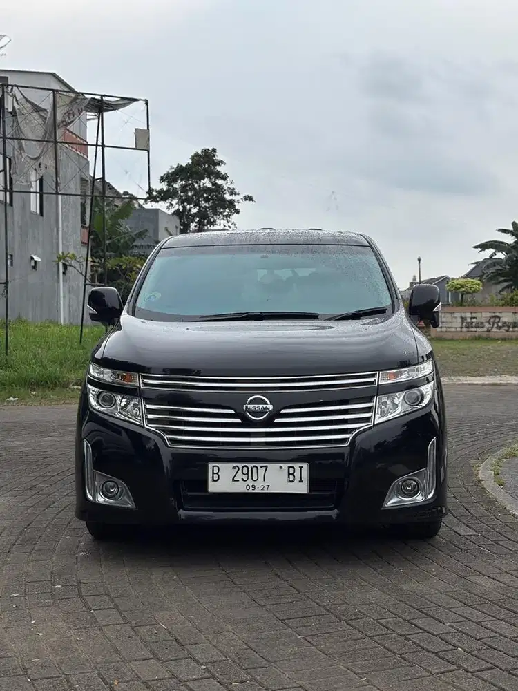 nissan elgrand 3.5 HWS 2011