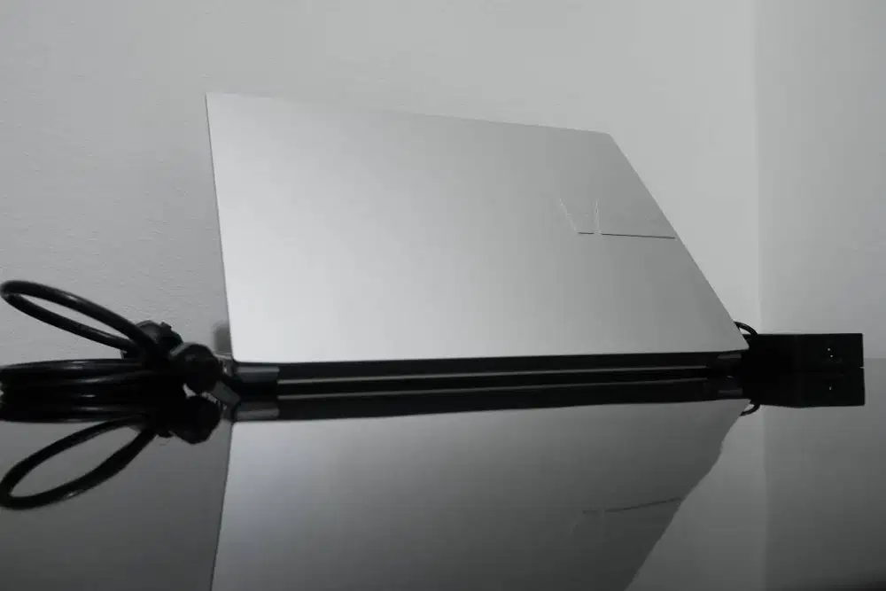 ASUS Vivobook Pro 14 OLED (M3401Q) - Ringan, Tipis, & Performa Kencang