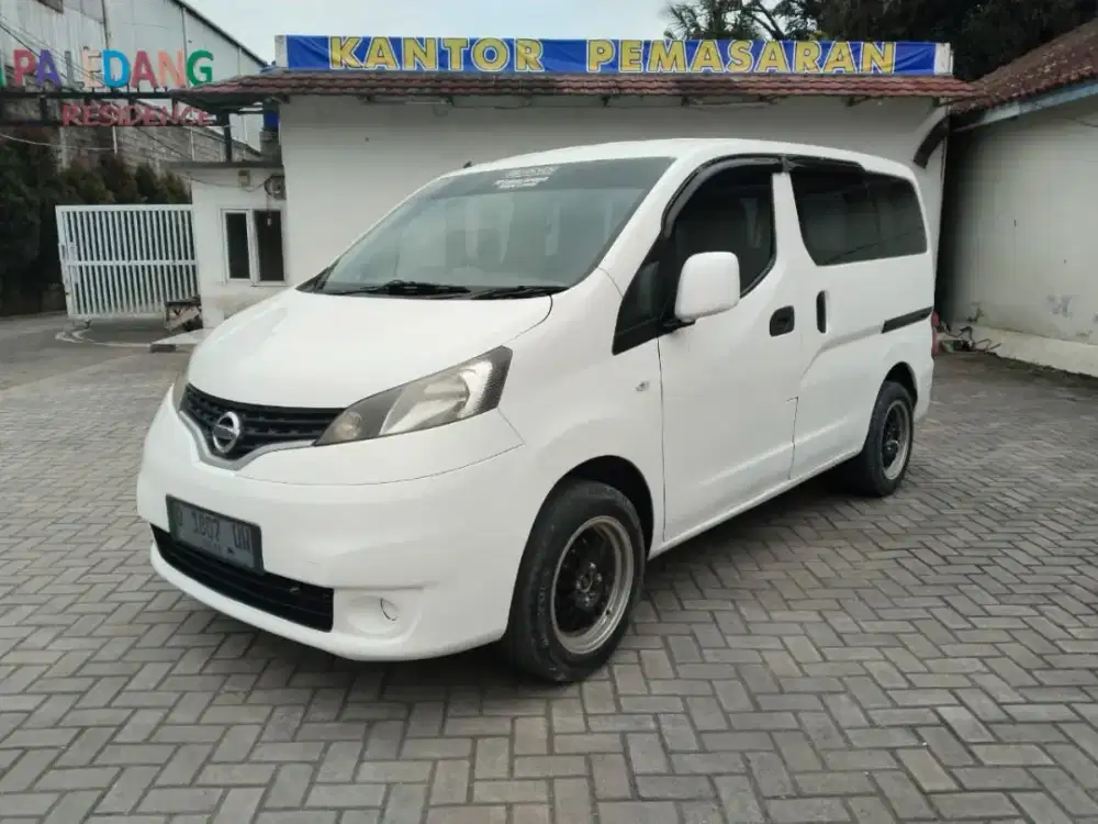 Nissan Evalia ST Manual tahun 2013