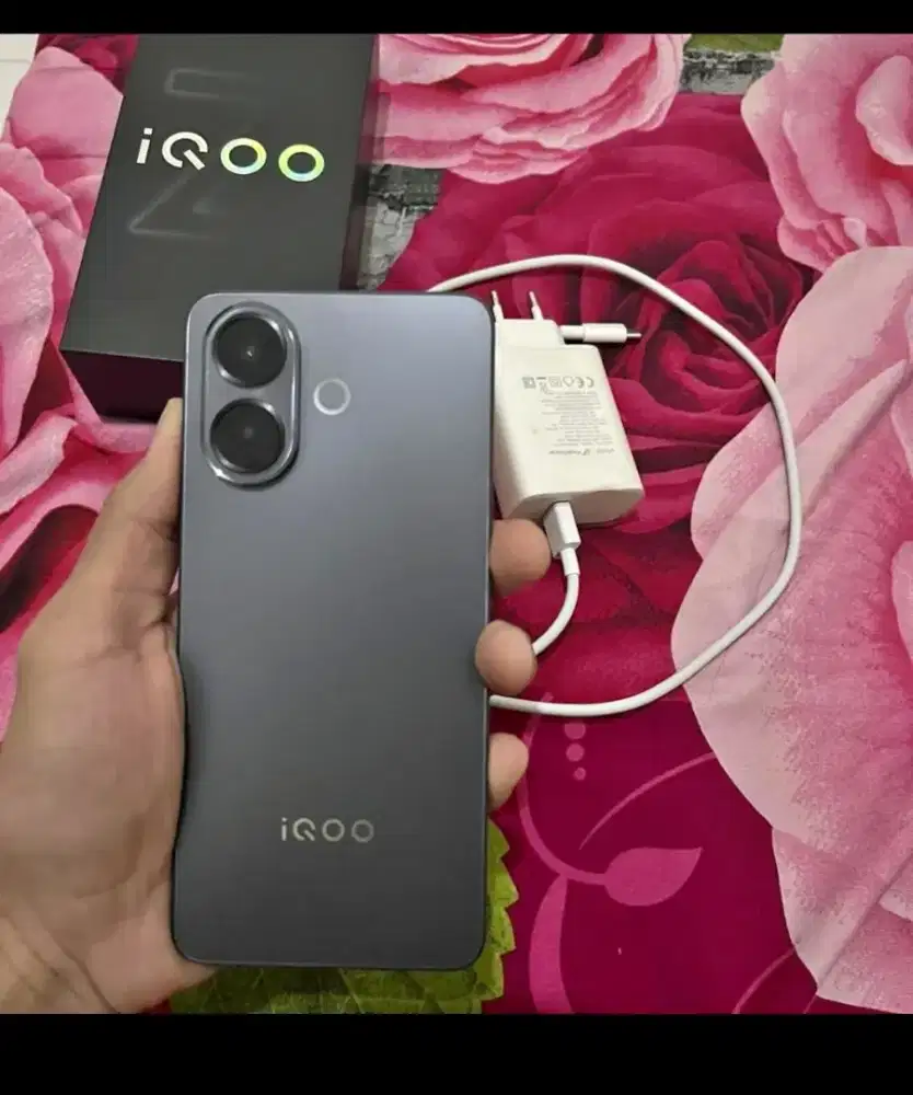 IQOO Z10 R 5g 8 256 like new