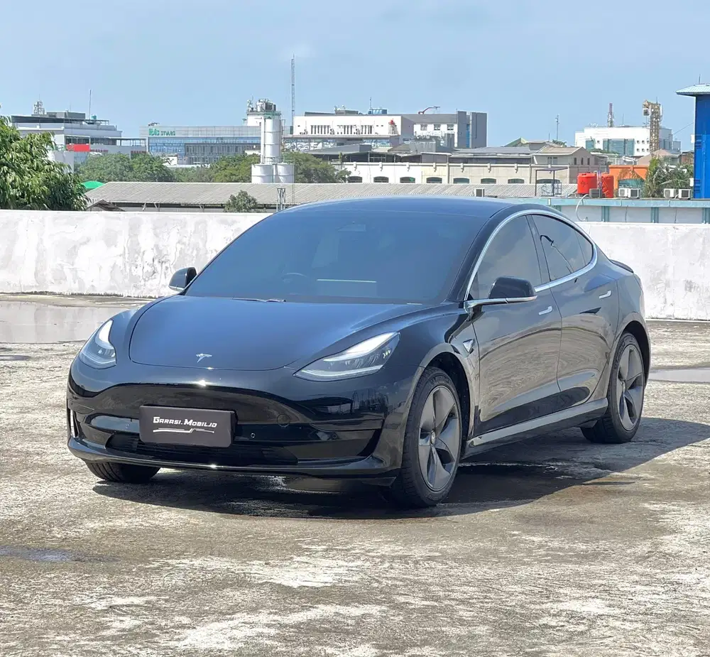 Tesla Model 3 Standard Range Plus 2020 / 2021 / Odo 25rbu Kilometer