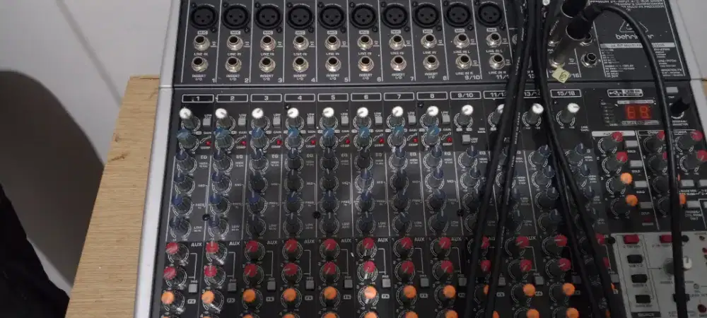 Mixer Behringer X2442USB