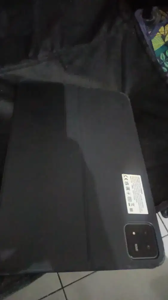 Dijual paketan lengkap Xiaomi Pad 6s pro 12.4 inch warna abu-abu gelap