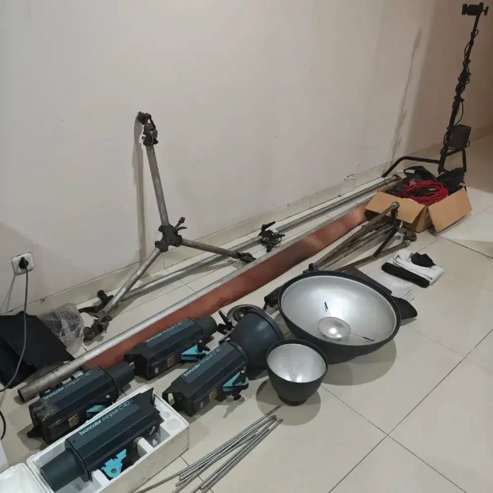 Lampu studio Broncolor