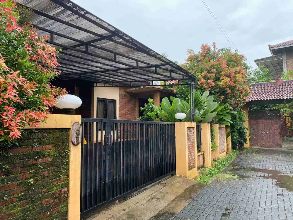 rumah luas dan asri banyumanik Semarang