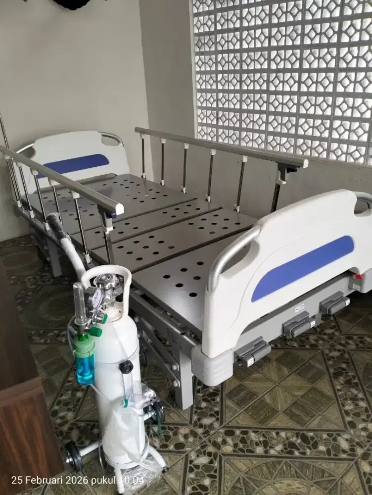 Tempat tidur Pasien/ orang sakit / Rumah sakit