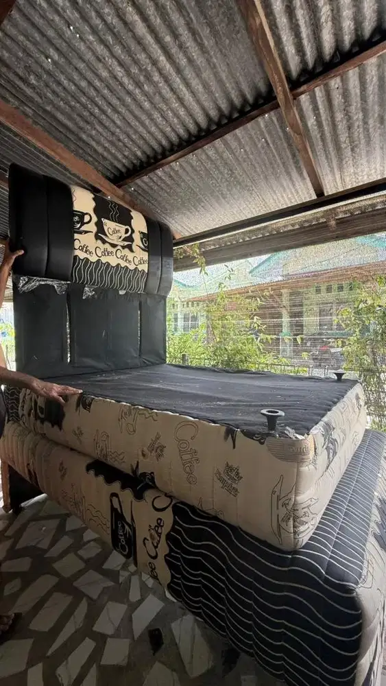PRELOVED Tempat tidur (Twin Bed) atas bawah