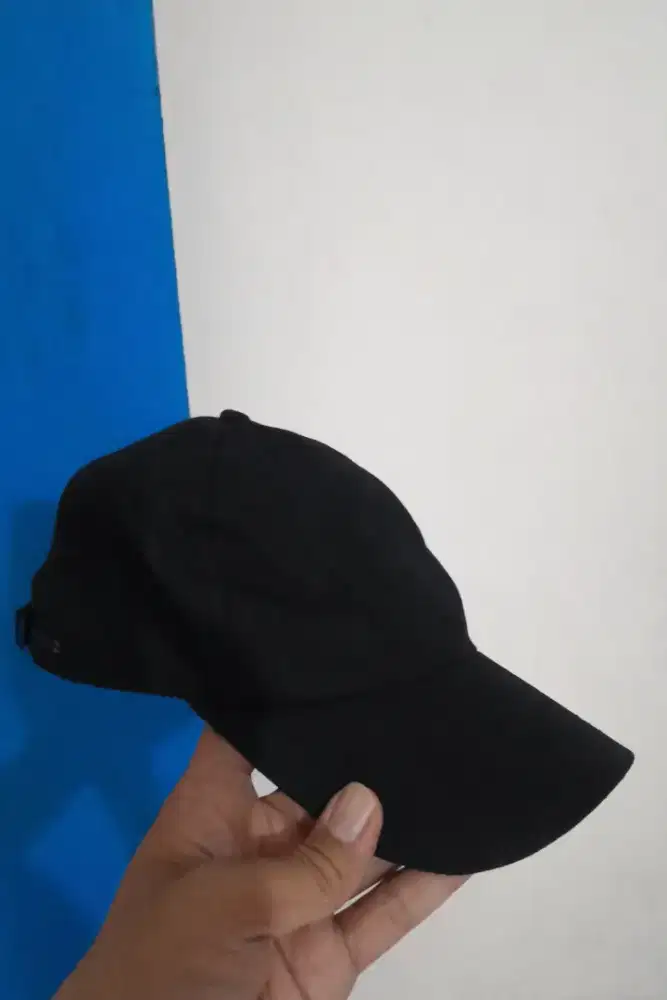 Topi hitam, tactical, putih