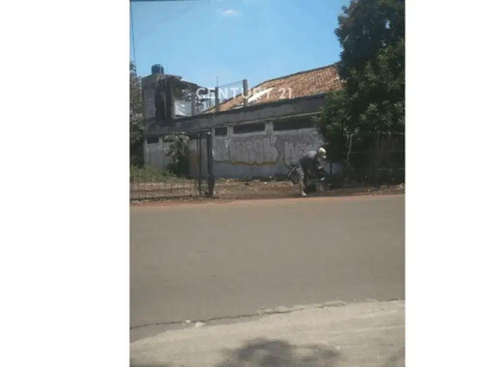 Turun Harga Tanah  Di Kampung Utan Ciputat Hadap Jalan Raya