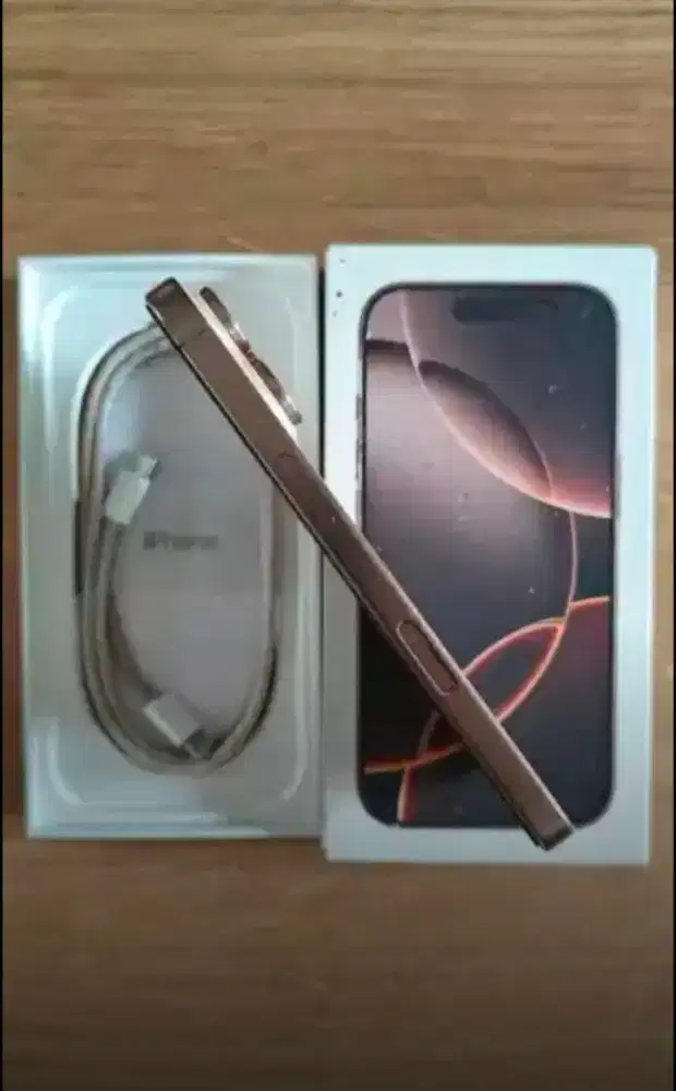 Like New iPhone 16 pro 256 gb