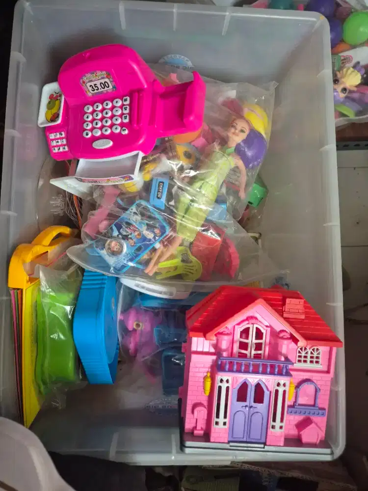 Mainan anak Balita bahan Plastik