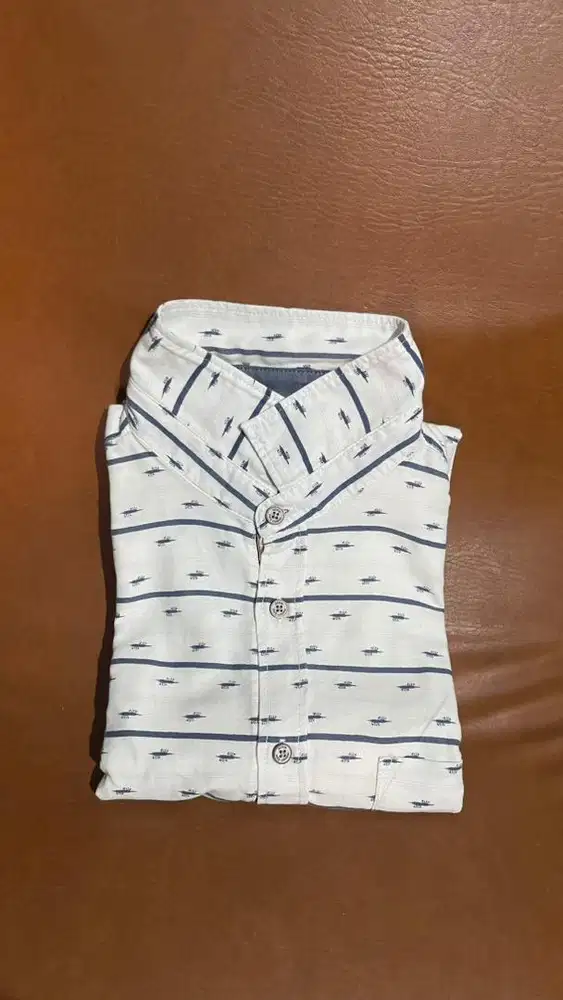 Baju Kemeja size L like new
