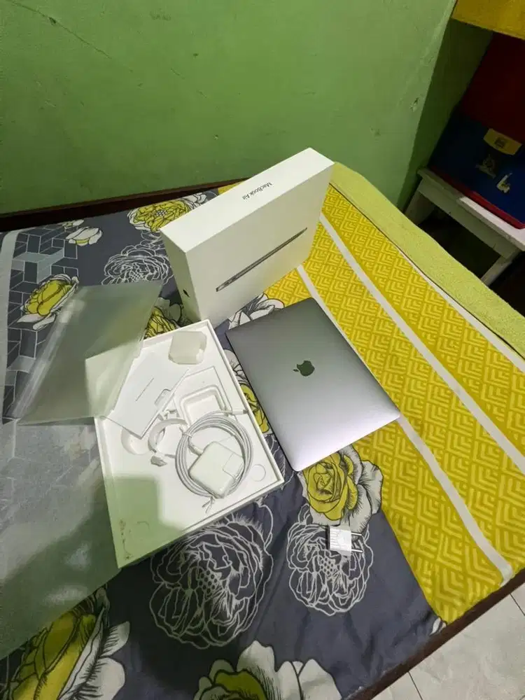 MACBOOK AIR M1 8/256