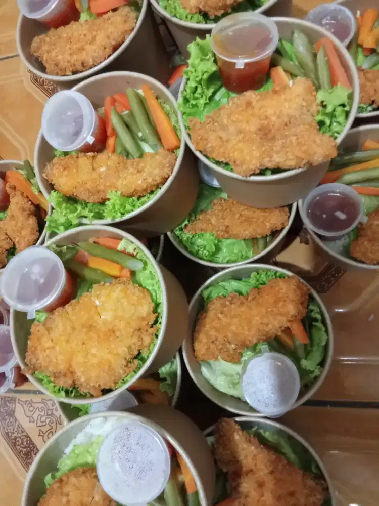 Terima pesanan nasi box mulai dari 10rb an