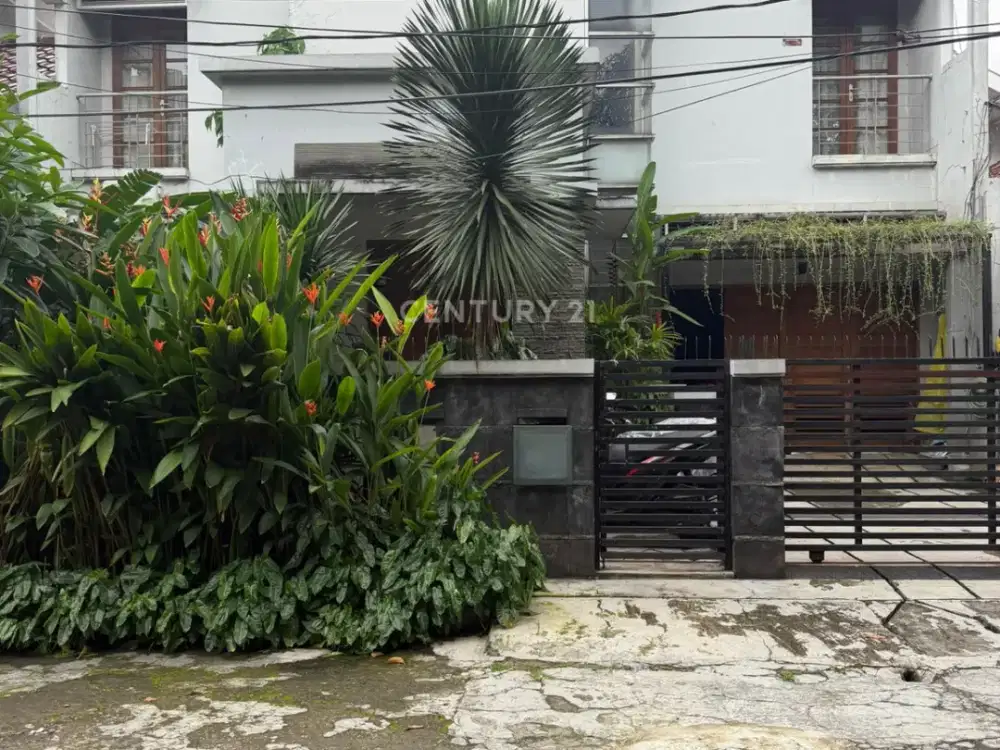 Dijual Rumah Siap Huni Lokasi Strategis Dekat Gandaria City