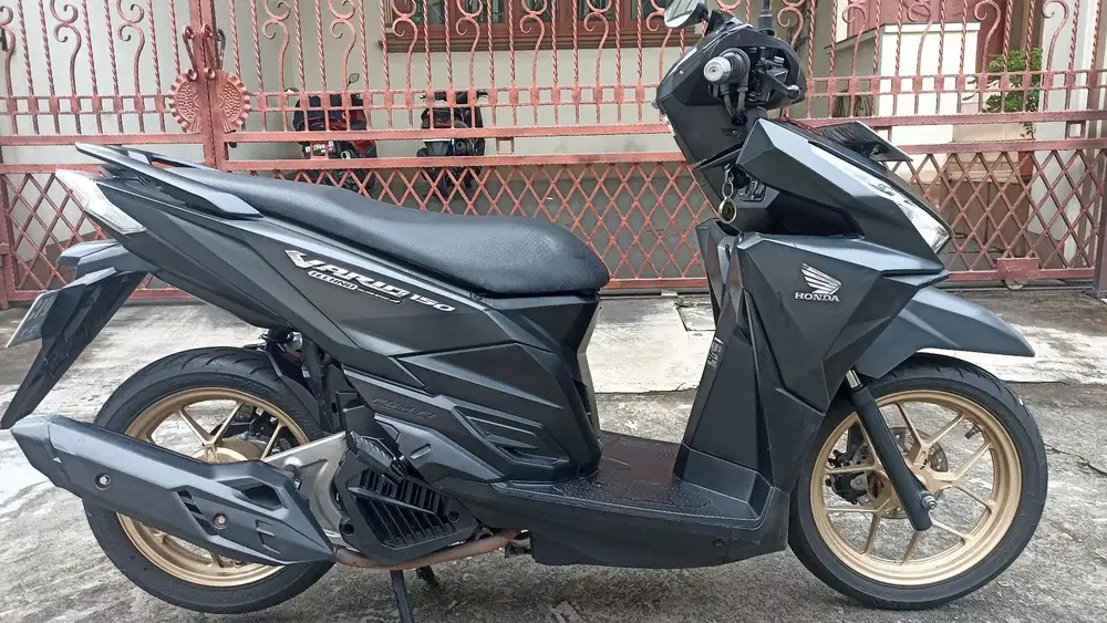Honda Vario 150 LED tahun 2017 ( pajak baru 3-2027 ).