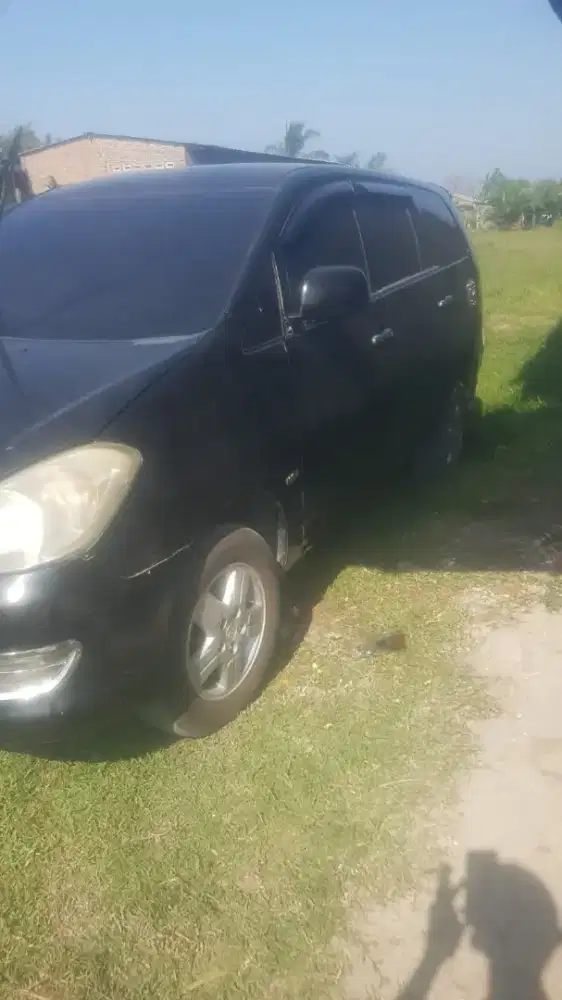 Di jual mobil Toyota kijang innova