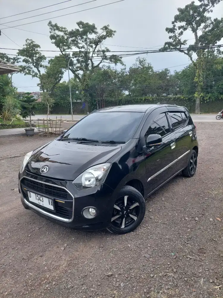 Ayla tipe X tahun 2015 surat surat kumplit mobil siap pakai