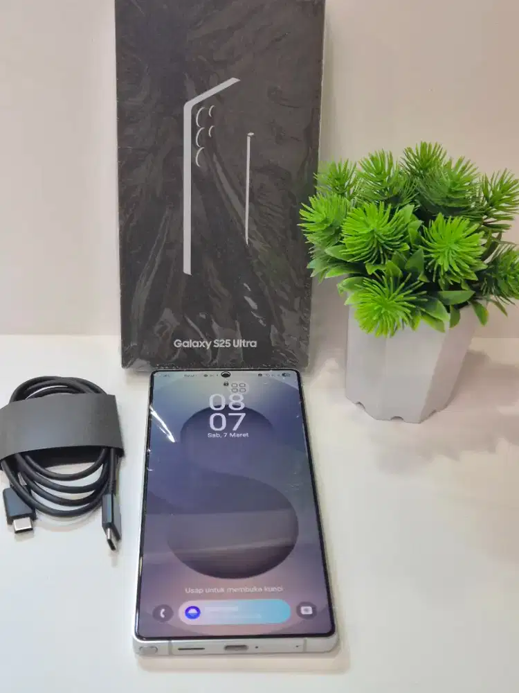 SAMSUNG S25 ULTRA RAM 12GB/256GB Warna Titanium Silverblue