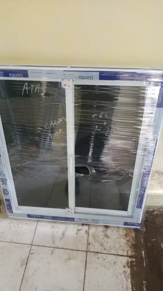 Jendela dapur aluminium.