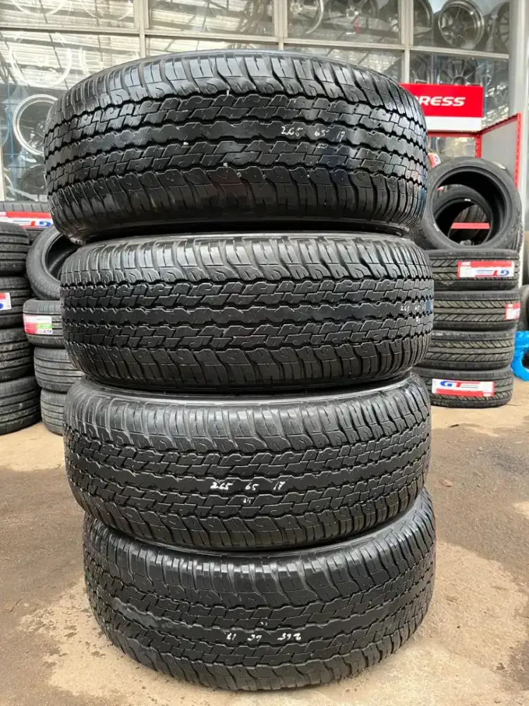 Ban Dunlop 265/65 R17 kondisi 90% tahun 2024 4buah