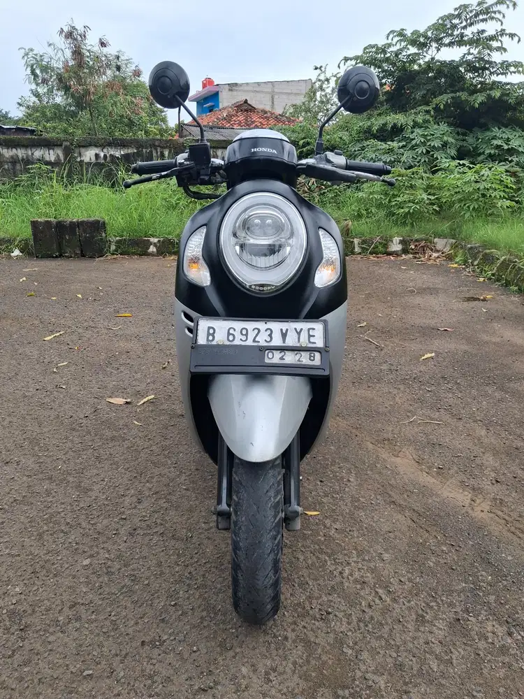 A) Honda Scoopy Sporty Fi Tahun 2023