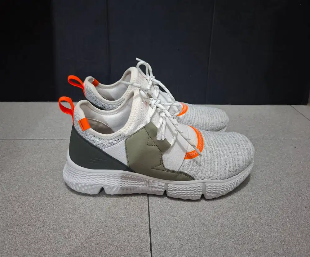 Sepatu Casual Pria Skechers