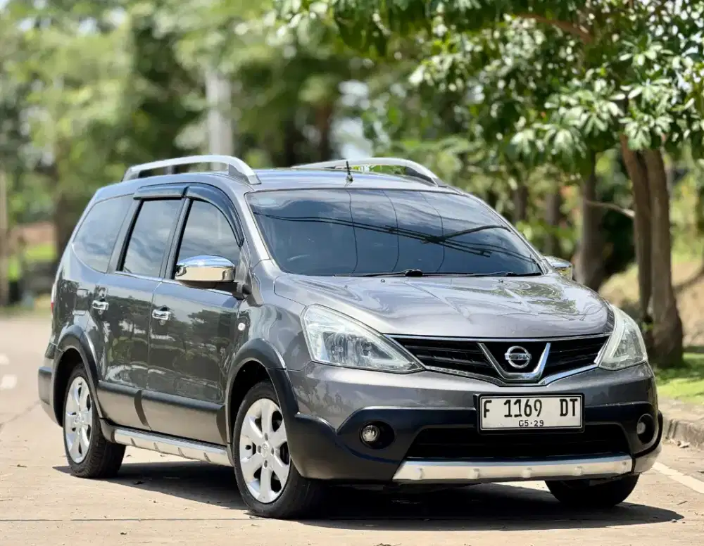 DP 5 jt! Nissan Grand Livina X Gear Matic 2014 Antik Spt Baru!!