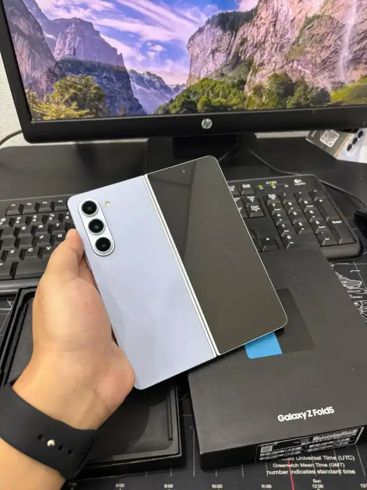 Samsung Z Fold 5G 5G 12/256 Gb Likenew 99% Garansi Ex Resmi bisa TT/BT