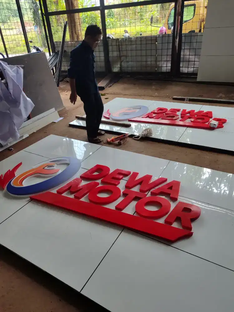 Tukang Huruf Timbul Akrilik, Stainless, Galvanis, Neon Box, Neon Flex