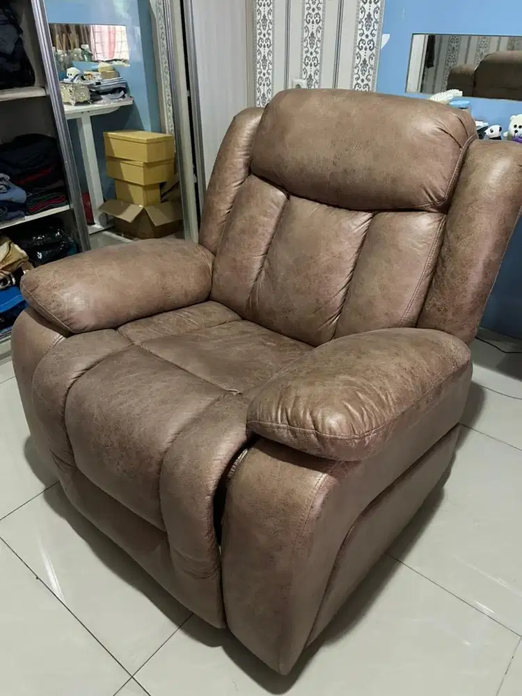SOFA KULIT RECLINER